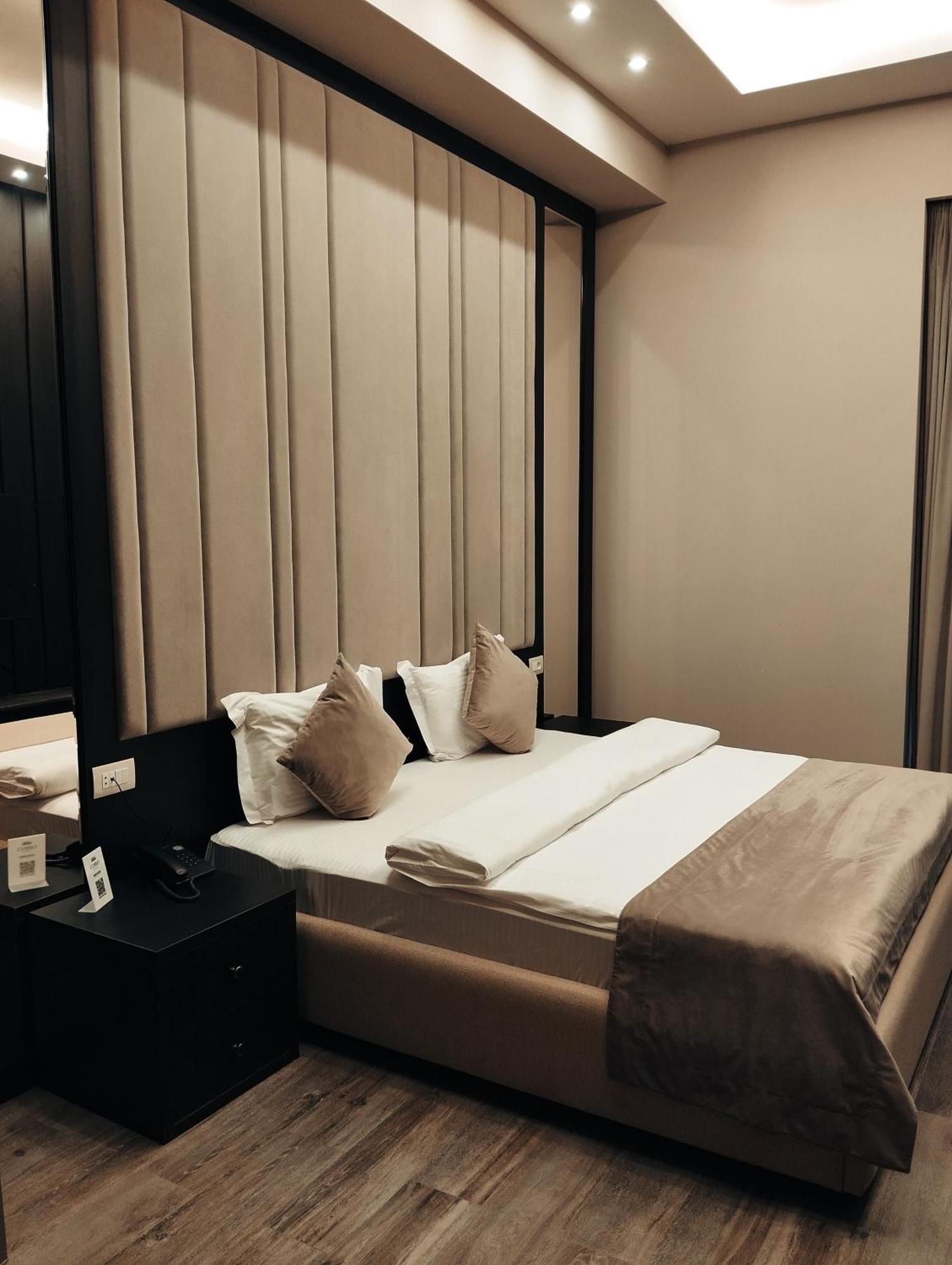 Soho Hotel City Centre Yerevan Ngoại thất bức ảnh